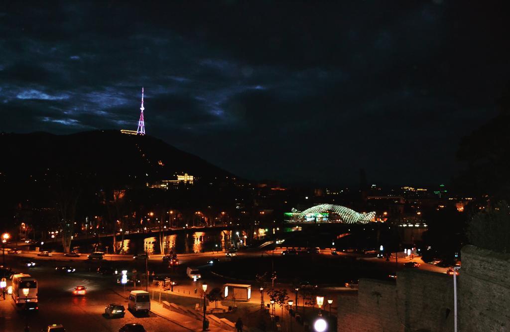 Tiflis Metekhi Hotel Ngoại thất bức ảnh